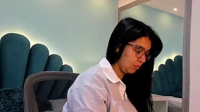 sharlott18 online show from 9, 11, 2025