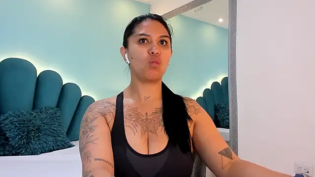 sharlott18 online show from 13, 1, 2026