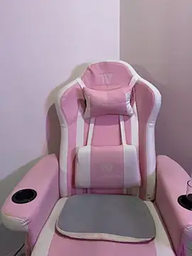 Felicia smok3 online show from 5, 4, 2026