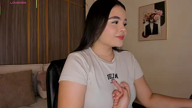 Snapshot of IsabellaAllen chatting on 23, 10, 2025 IsabellaAllen online show from 23, 10, 2025