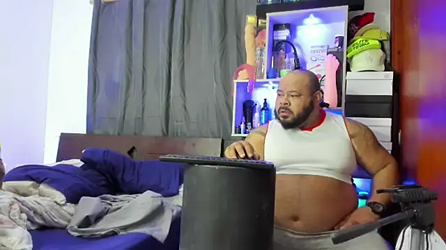 Latino bigcock online show from 21, 2, 2025