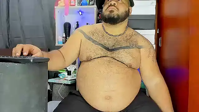 Latino bigcock online show from 6, 3, 2025