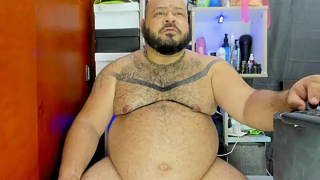 Latino bigcock online show from 6, 2, 2025
