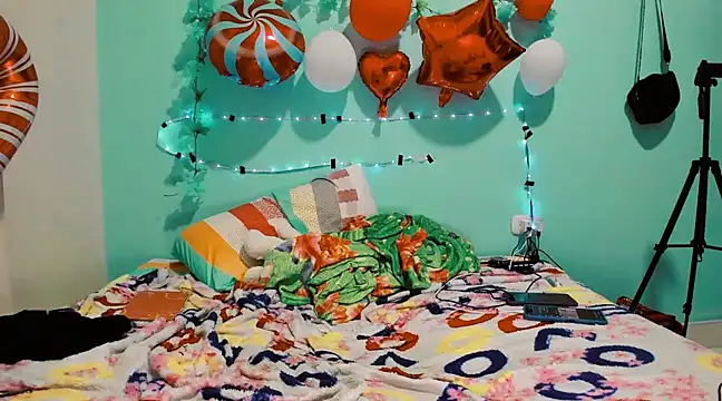 SofiaOlivares online show from 8, 1, 2025