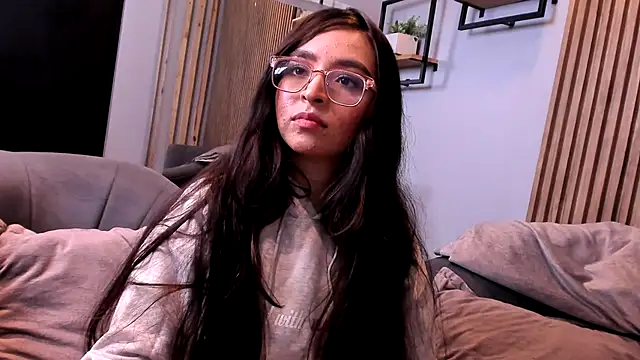 Eva Macalliter online show from 30, 10, 2025