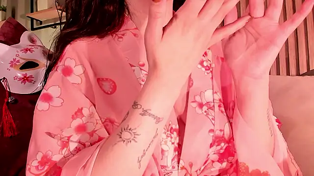 Eva Macalliter online show from 22, 2, 2026