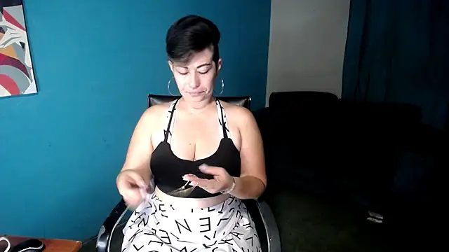 Snapshot of Sunny_rayz_ chatting on 7, 7, 2026 Sunny rayz online show from 7, 7, 2026