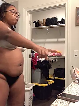 SweetHoneyBunz online show from 11, 7, 2026