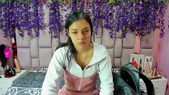 Snapshot of Bich_Anal_ chatting on 24, 2, 2025 Bich Anal online show from 24, 2, 2025