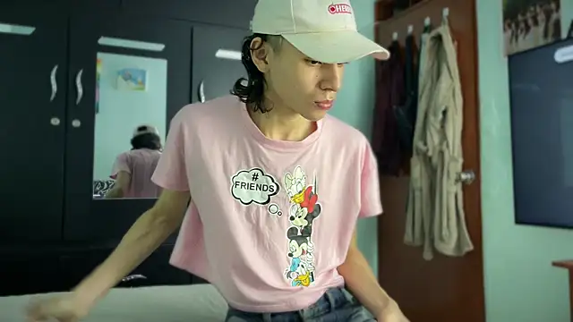 Snapshot of imcoltonalvin chatting on 17, 10, 2025 imcoltonalvin online show from 17, 10, 2025