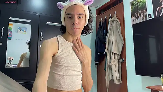 Snapshot of imcoltonalvin chatting on 18, 9, 2025 imcoltonalvin online show from 18, 9, 2025