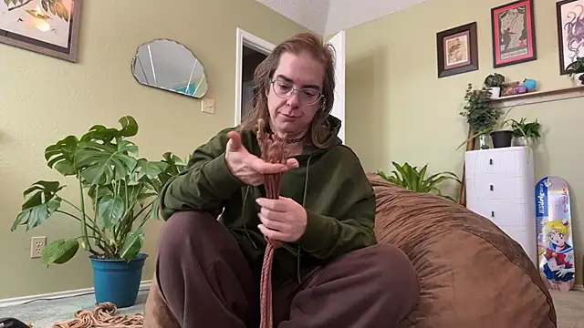 Linzy 19 online show from 3, 2, 2026