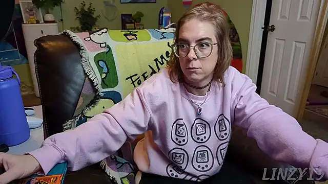 Linzy 19 online show from 13, 3, 2025