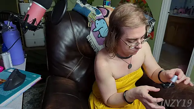 Linzy 19 online show from 1, 3, 2025