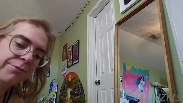 Linzy 19 online show from 11, 3, 2025