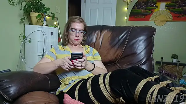 Linzy 19 online show from 14, 9, 2025