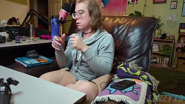 Linzy 19 online show from 18, 3, 2025