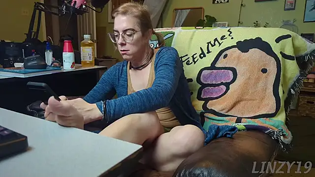 Linzy 19 online show from 2, 3, 2025