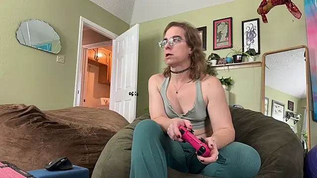 Linzy 19 online show from 10, 2, 2026