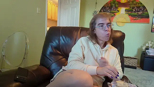 Linzy 19 online show from 9, 9, 2025