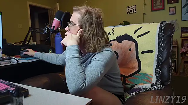 Linzy 19 online show from 5, 3, 2025