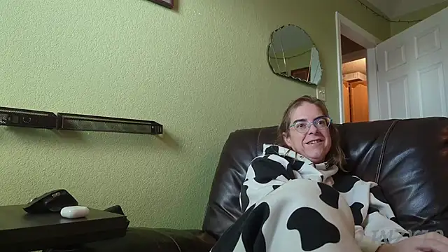 Linzy 19 online show from 5, 12, 2025