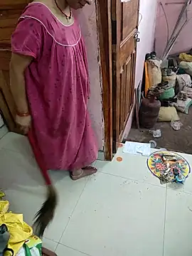 COUPLLE VILLAGE online show from 22, 10, 2025