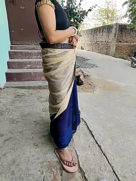 COUPLLE VILLAGE online show from 11, 5, 2026