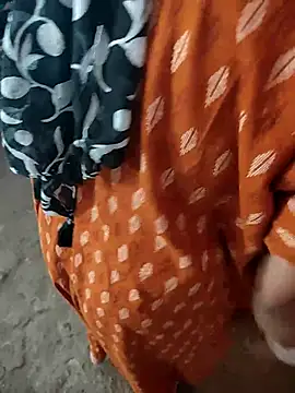 COUPLLE VILLAGE online show from 6, 10, 2025