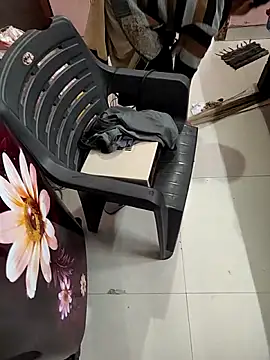 COUPLLE VILLAGE online show from 15, 12, 2025