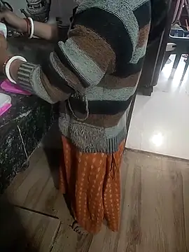 COUPLLE VILLAGE online show from 28, 11, 2025