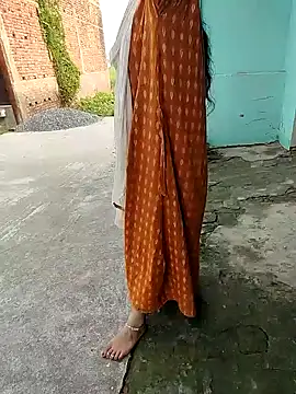 COUPLLE VILLAGE online show from 25, 10, 2025