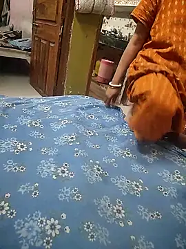 COUPLLE VILLAGE online show from 14, 4, 2026