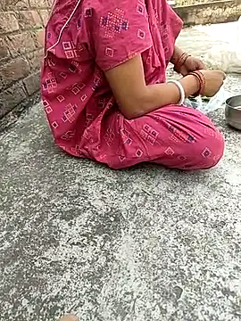 COUPLLE VILLAGE online show from 11, 3, 2025