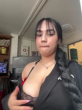 emily roberts1 online show from 28, 1, 2025