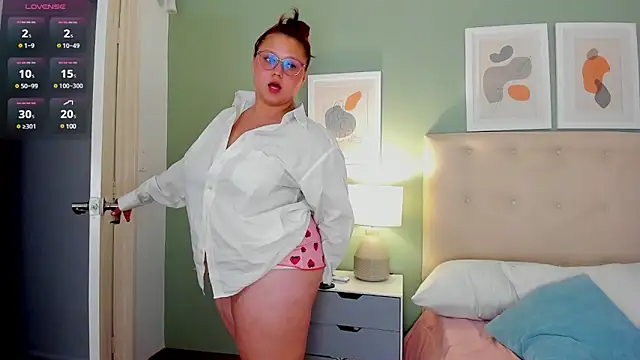 YuliCardona  online show from 8, 2, 2025