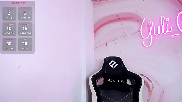 Snapshot of YuliCardona_ chatting on 29, 10, 2025 YuliCardona online show from 29, 10, 2025