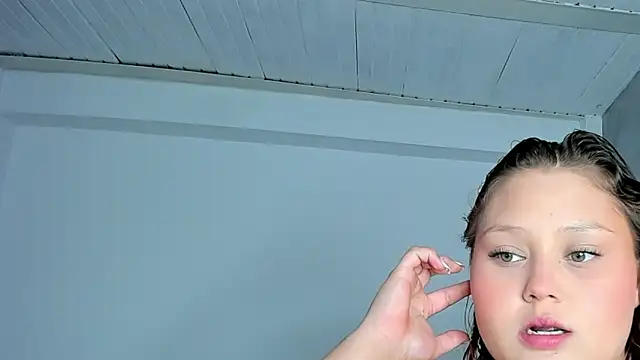 Snapshot of YuliCardona_ chatting on 12, 6, 2026 YuliCardona online show from 12, 6, 2026