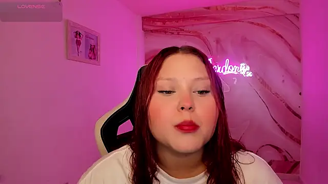 Snapshot of YuliCardona_ chatting on 5, 11, 2025 YuliCardona online show from 5, 11, 2025