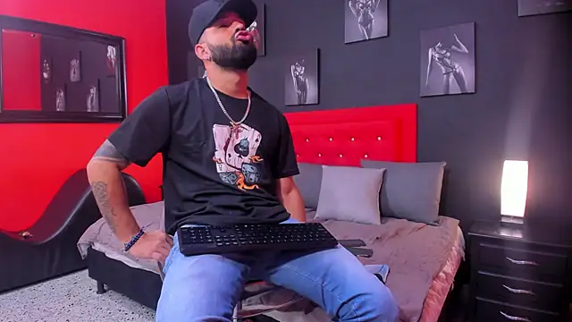 Thiagogomez online show from 30, 10, 2025