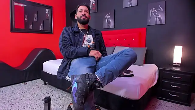 Thiagogomez online show from 10, 11, 2025