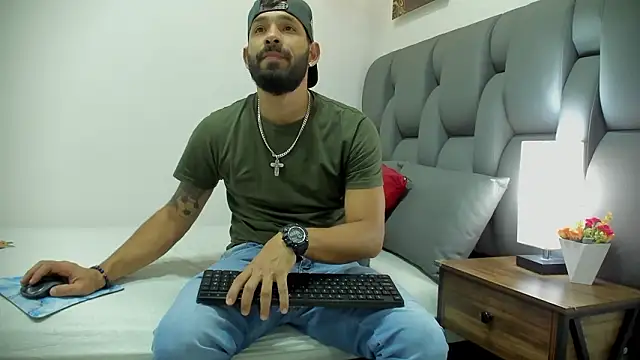 Thiagogomez online show from 4, 3, 2026