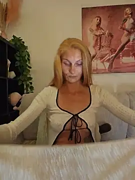 Snapshot of LessiaMia chatting on 18, 5, 2026 LessiaMia online show from 18, 5, 2026