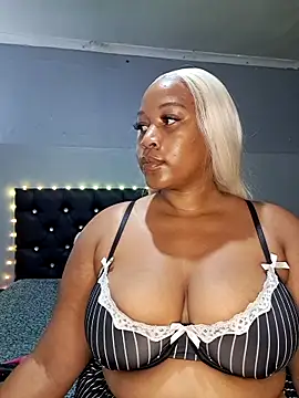 Snapshot of Toya_P chatting on 17, 5, 2026 Toya P online show from 17, 5, 2026