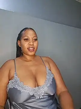 Snapshot of Toya_P chatting on 8, 10, 2025 Toya P online show from 8, 10, 2025