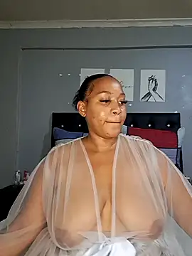 Snapshot of Toya_P chatting on 12, 10, 2025 Toya P online show from 12, 10, 2025