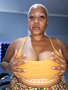 Snapshot of Toya_P chatting on 18, 5, 2026 Toya P online show from 18, 5, 2026