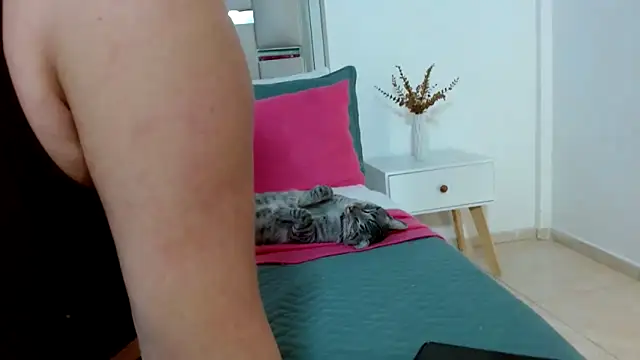 Snapshot of hellen_martin chatting on 13, 11, 2025 hellen martin online show from 13, 11, 2025