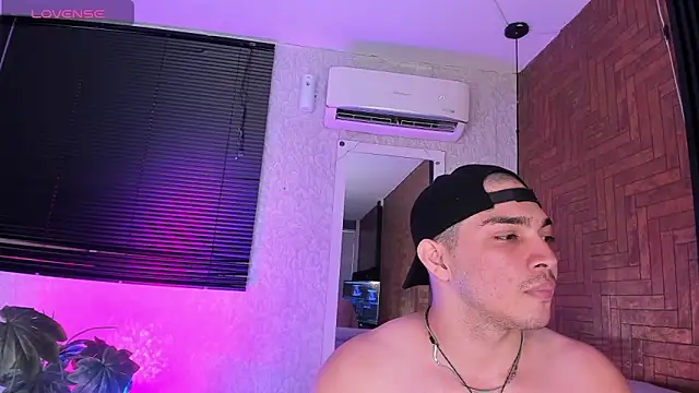 Snapshot of JUANDIAMONDS98 chatting on 4, 5, 2026 JUANDIAMONDS98 online show from 4, 5, 2026