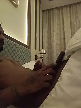 Antonio shower time online show from 9, 7, 2026